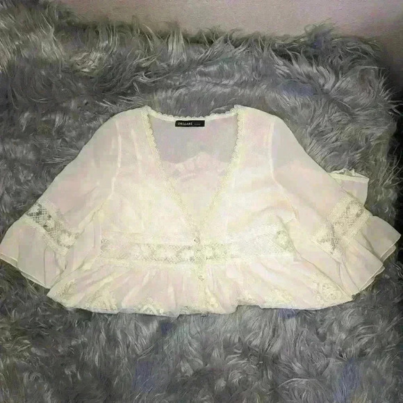 ORIGAMI by Vivian BOHO lite white lace ornate button down V-Neck w/bell sleeves - Picture 8 of 13